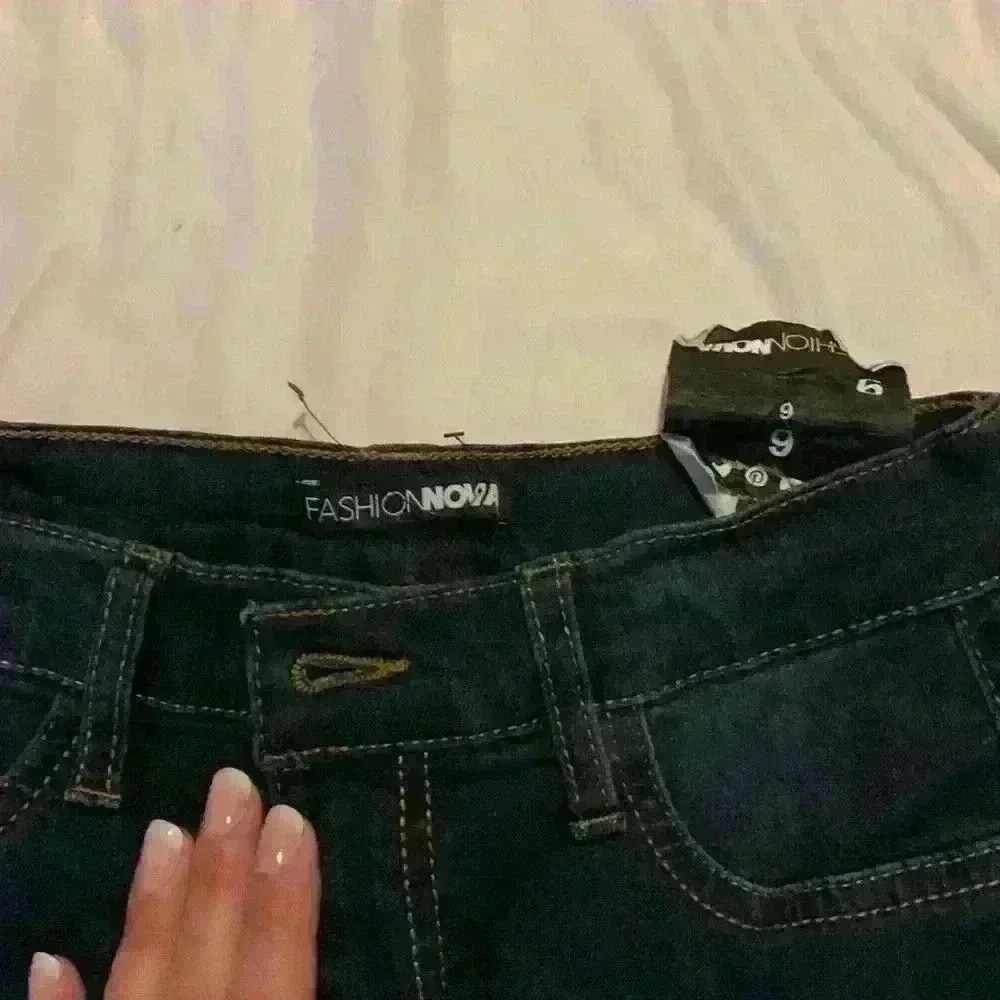 NWT FashionNova High Wasted Jeans size 9 - Picture 4 of 5